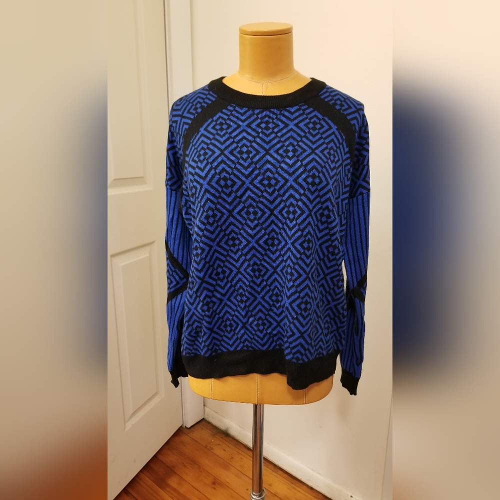 Romeo + Juliet Couture Geometric Sweater